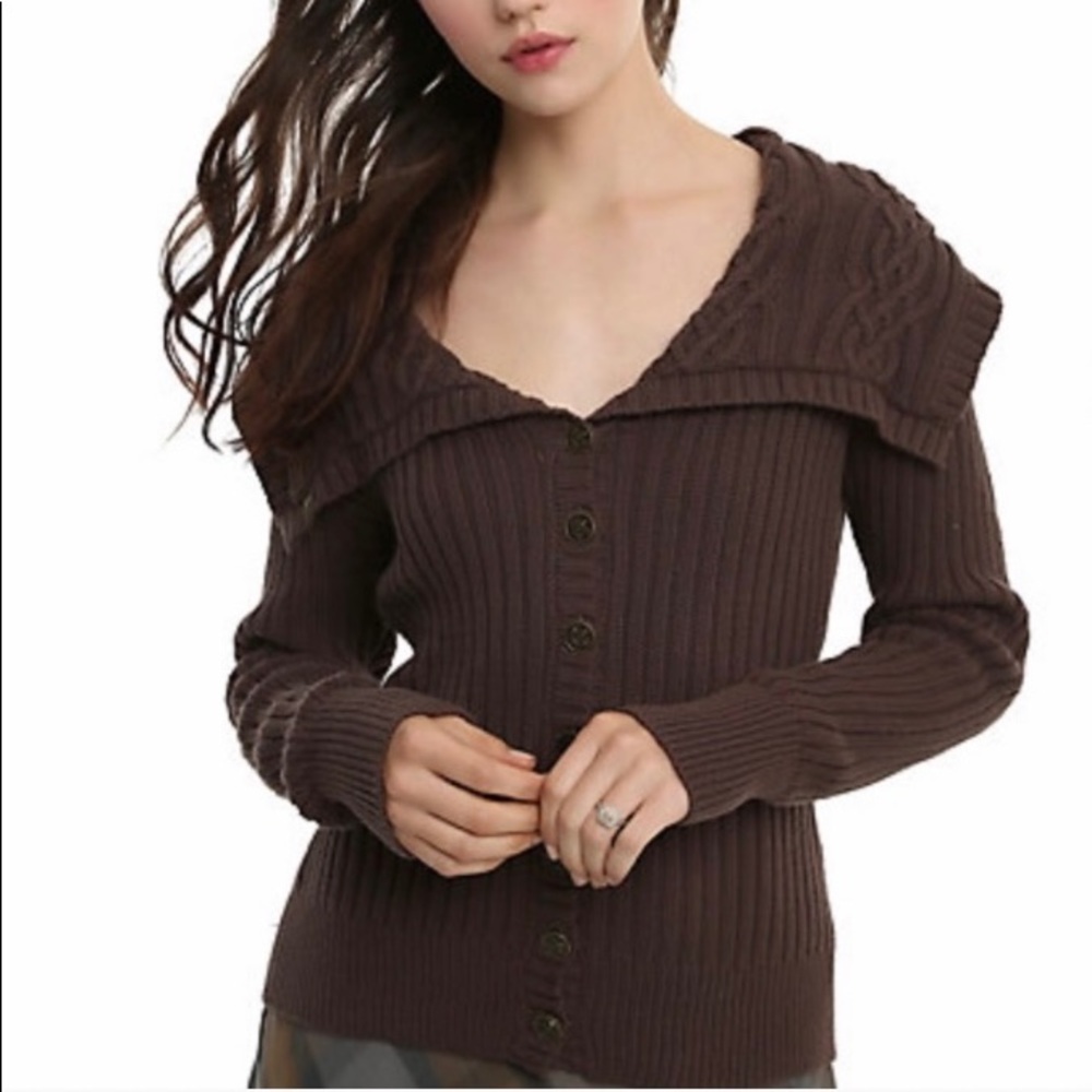 Brown XS Outlander sweater. Hot Topic.